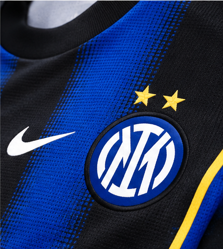 Détail écusson et tissu Inter Milan 27/28