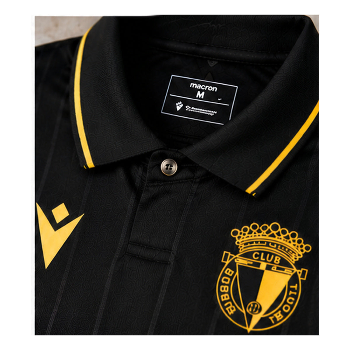 Détail du col et de l'écusson Burgos CF