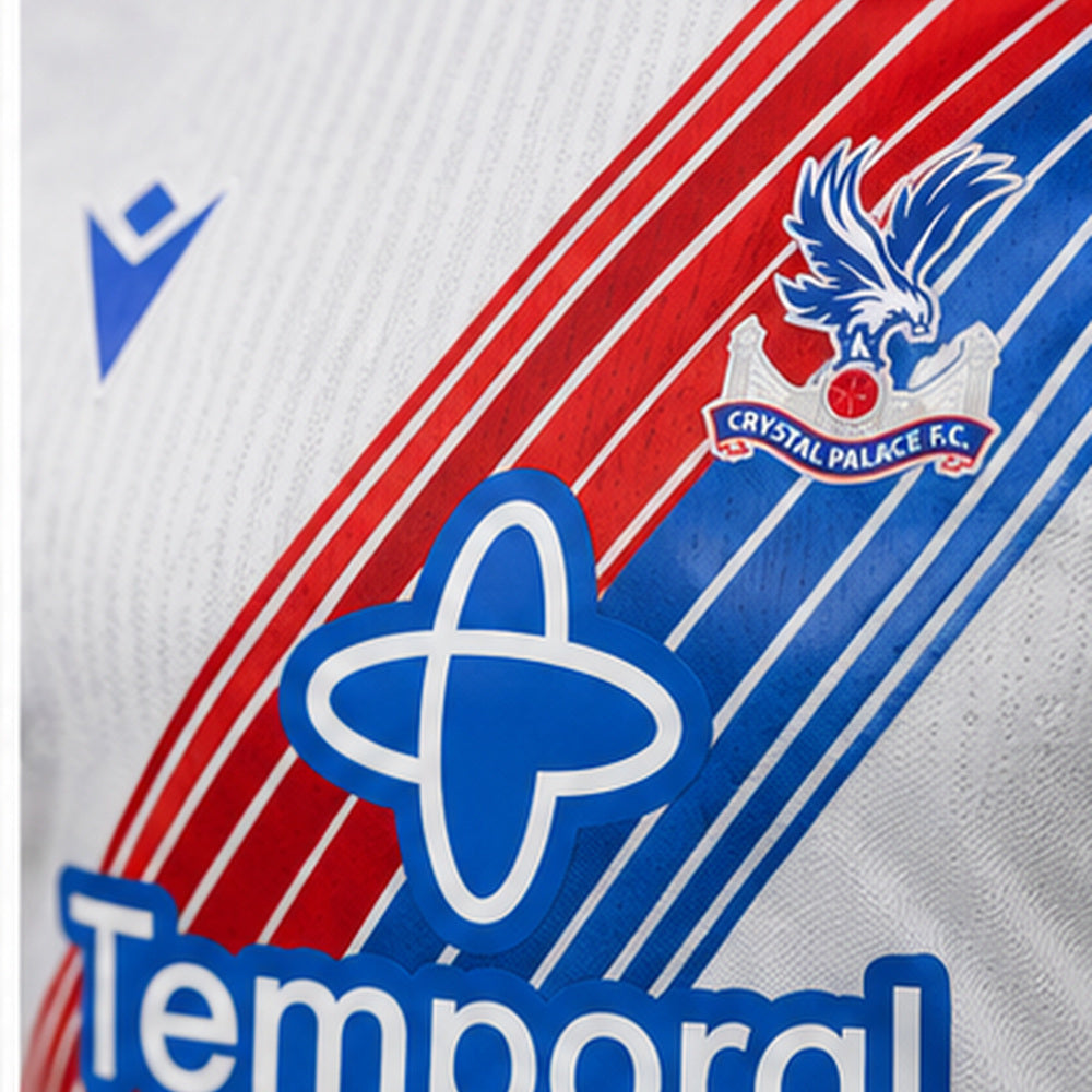 Détails de la bande diagonale et du tissu du maillot blanc Crystal Palace 2026-2027