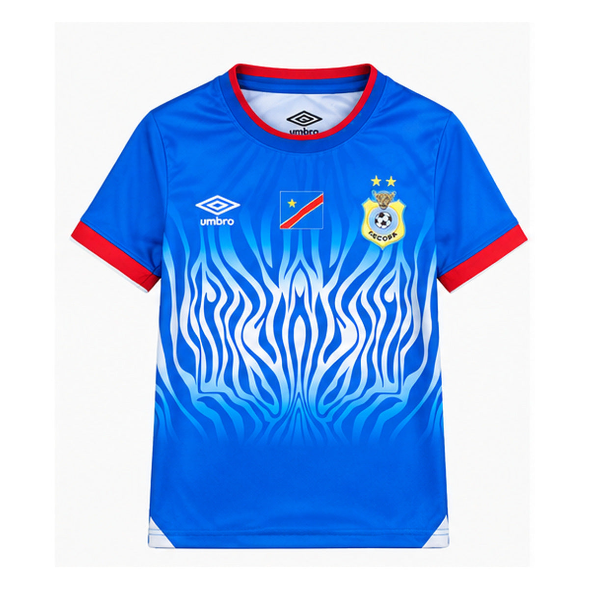 Vue avant du maillot bleu sur fond blanc