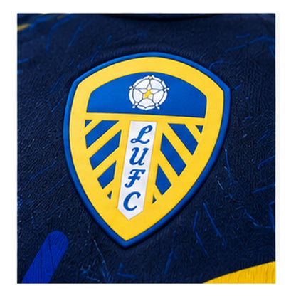 Leeds United Third 2026-2027 - détail de l'écusson