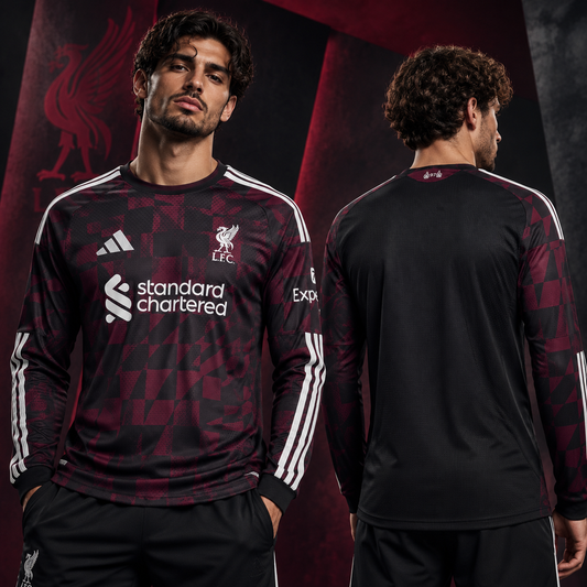 Affiche premium du maillot Liverpool FC Third 2026-2027 manches longues, deux mannequins masculins de face et de dos