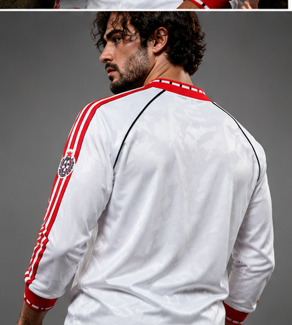 Mannequin portant le maillot rétro Manchester United 1991