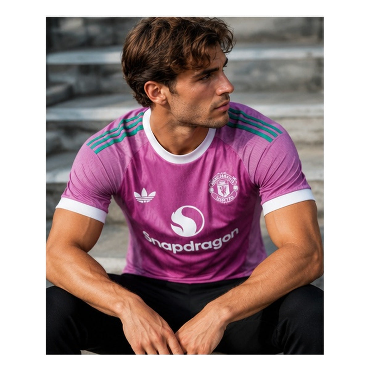 Maillot d'entraînement Manchester United 2026-2027 porté par un mannequin