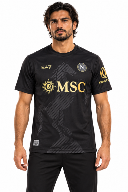 Maillot Naples Special Edition Black 2026-2027 noir et or — mannequin