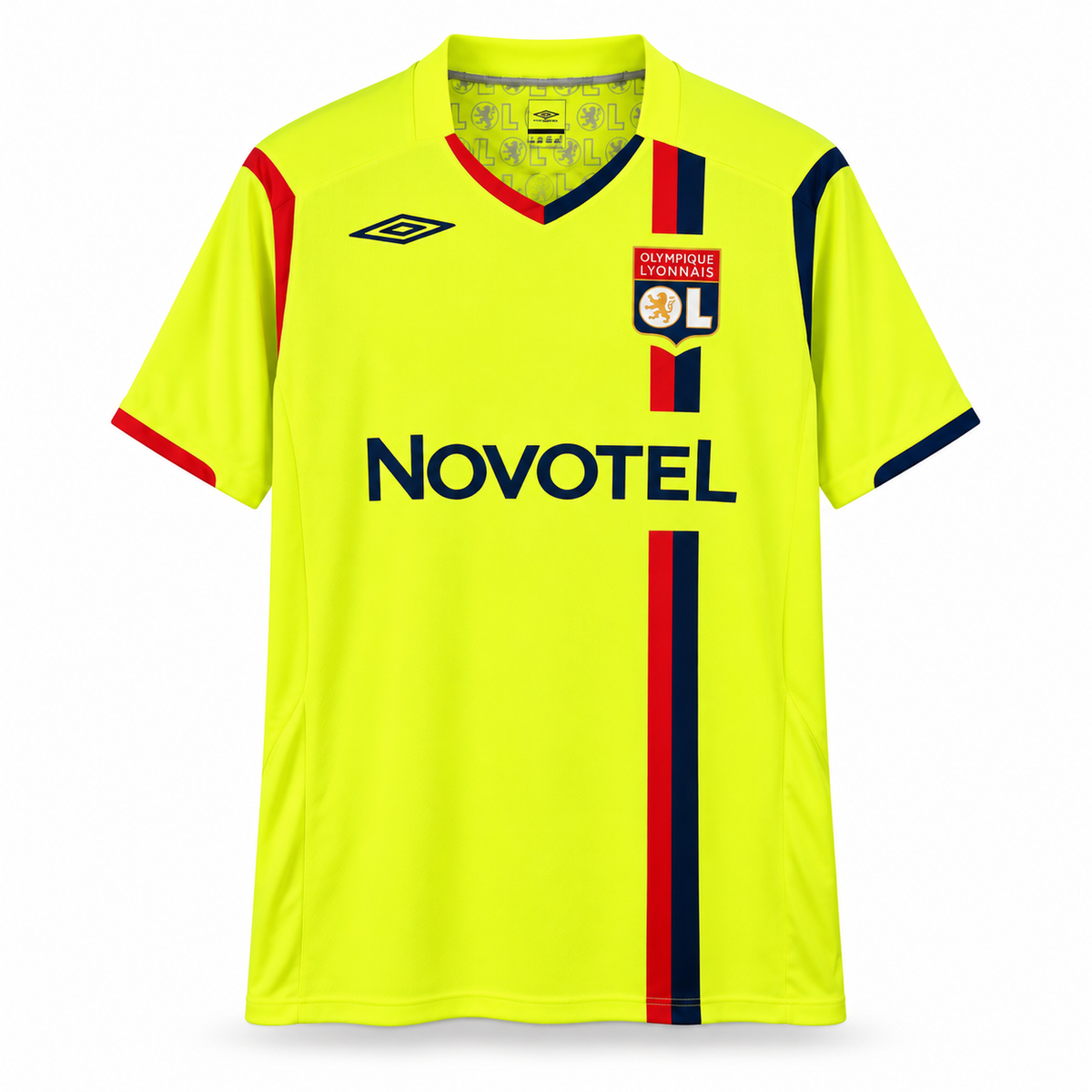 OL extérieur rétro 2008-2009 – face sur fond blanc