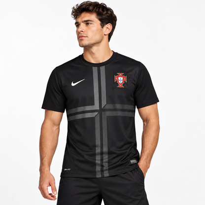 Portugal maillot extérieur rétro noir 2013 mannequin