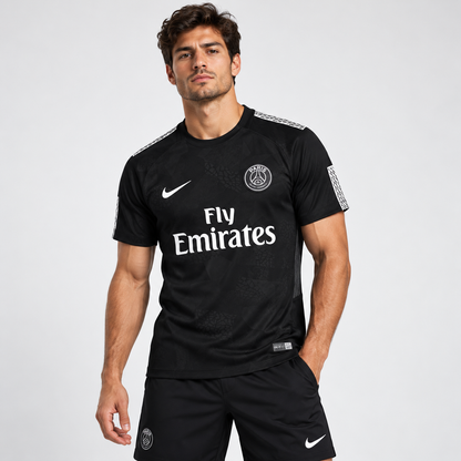 Maillot PSG Third noir rétro 2017/18 mannequin