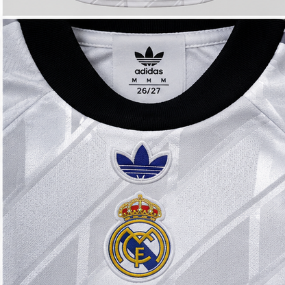 Real Madrid White Casual Retro blanc 2026/27 – detail