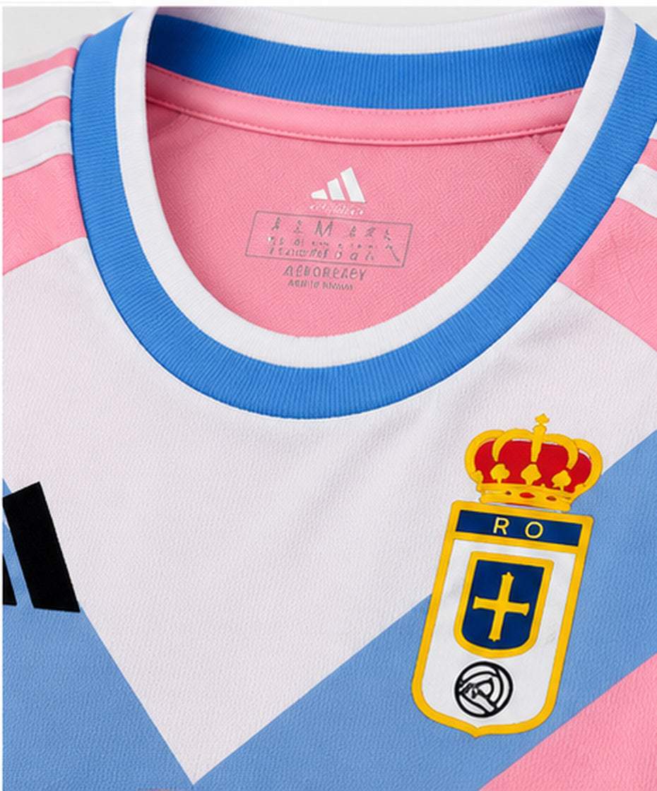 Détail du col et de l'écusson Real Oviedo Third 2026-2027