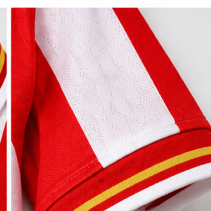 Détails manche et tissu Sporting de Gijón domicile 2026-2027, illustration