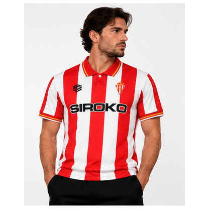 Maillot Sporting de Gijón domicile 2026-2027 porté par un mannequin, illustration