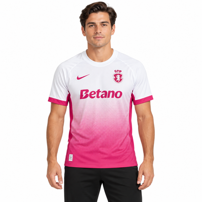 Maillot Sporting Lisbonne Third 2026-2027 blanc et rose — mannequin