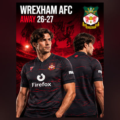 Affiche premium Wrexham AFC Away 2026-2027, mannequin masculin de face et de dos